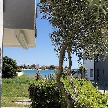 In With Seaview, Terrace, Air Condition, Wifi *