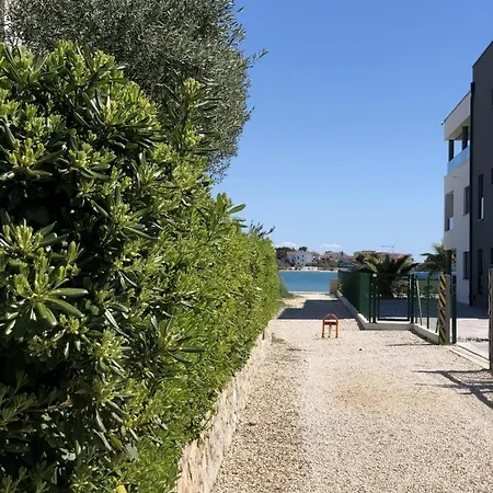 In With Seaview, Terrace, Air Condition, Wifi Apartment