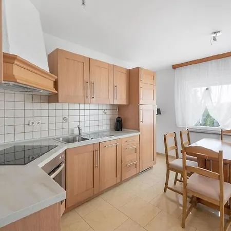 In With Seaview, Terrace, Air Condition, Wifi Apartment *
