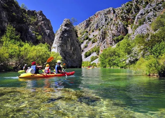 In With Seaview, Terrace, Air Condition, Wifi * Sukosan